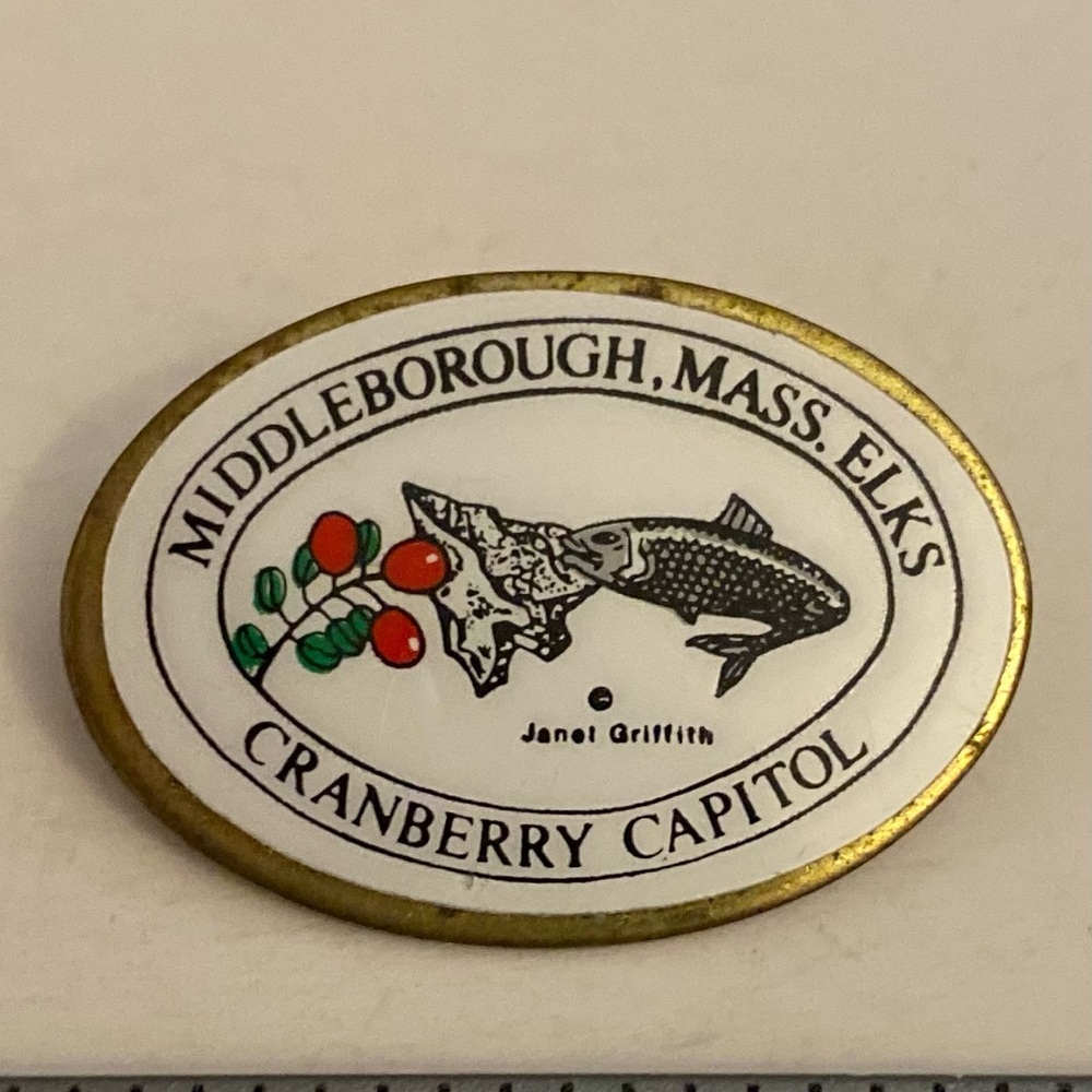 Middleborough Mass Elks Cranberry Capitol lapel pin
